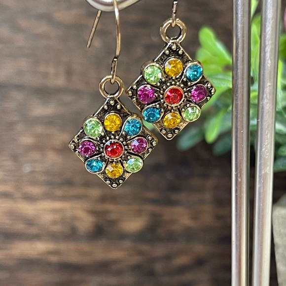 EARRINGS SUNBURST DAISY EARRINGS rich multi colored VIBRANT dainty Boho Chic - Picture 9 of 9